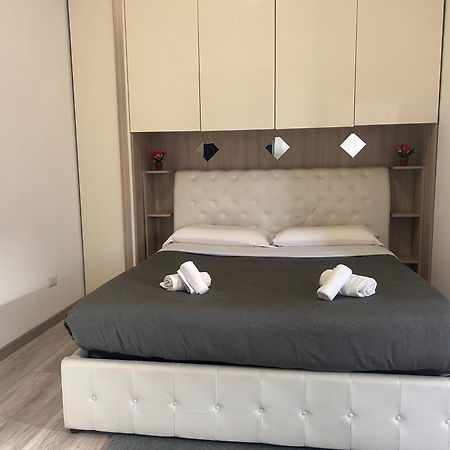 Mirahouse Apartment ลิโด ดิ ออสเตีย ภายนอก รูปภาพ