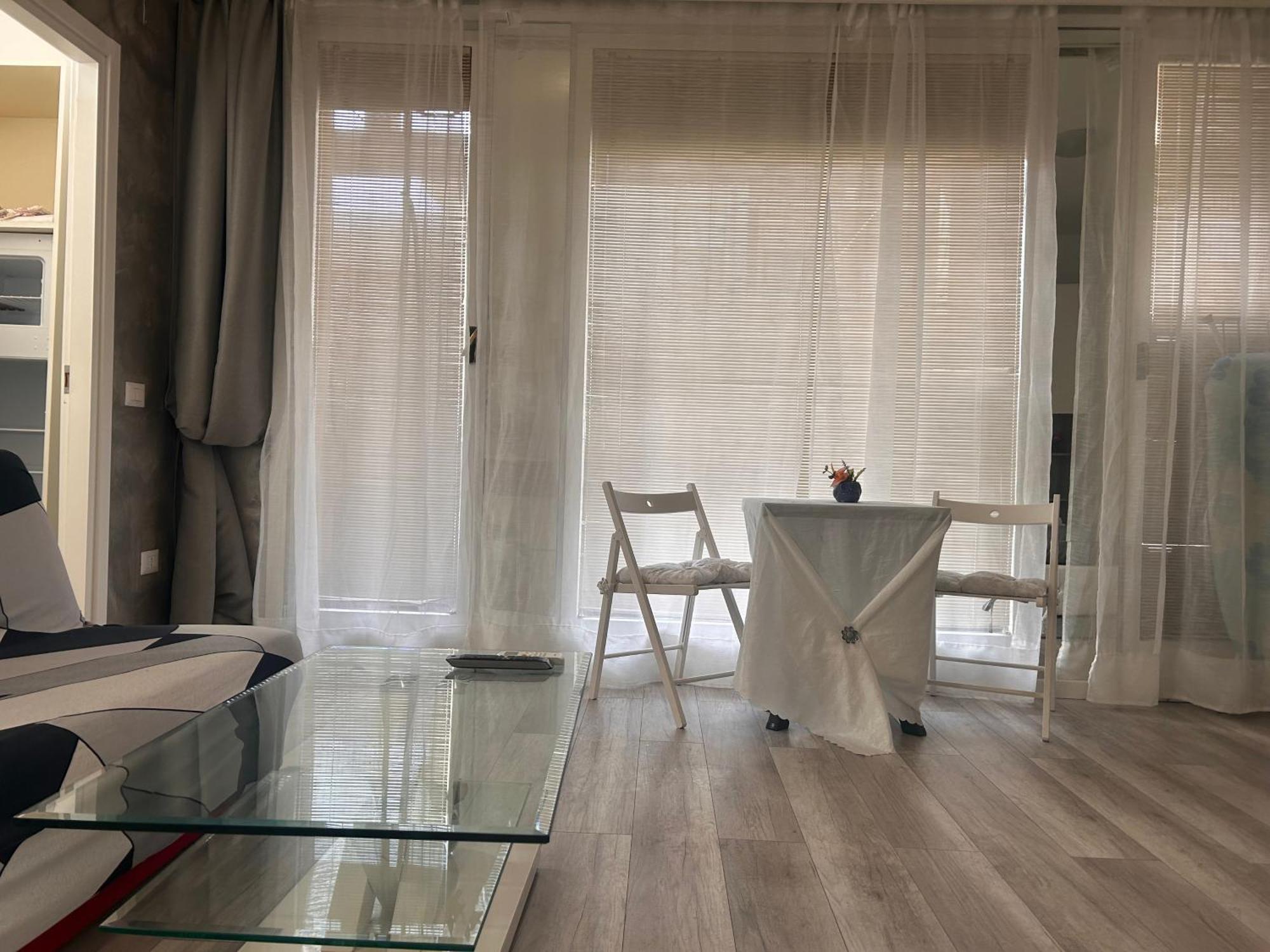 Mirahouse Apartment ลิโด ดิ ออสเตีย ภายนอก รูปภาพ