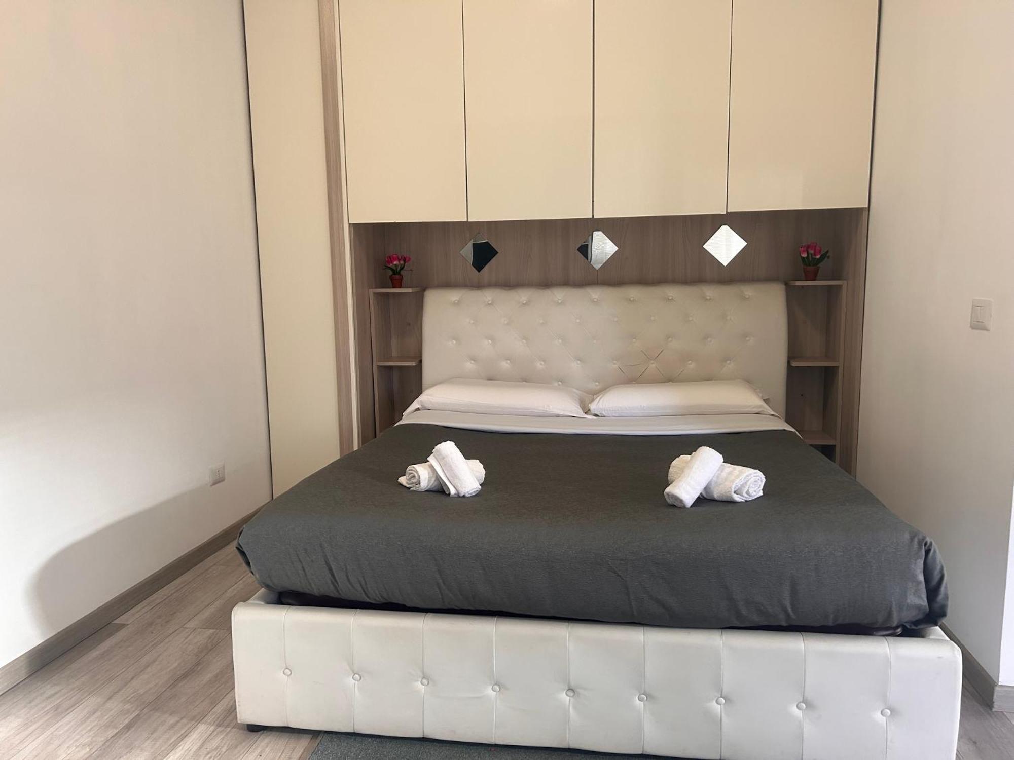 Mirahouse Apartment ลิโด ดิ ออสเตีย ภายนอก รูปภาพ