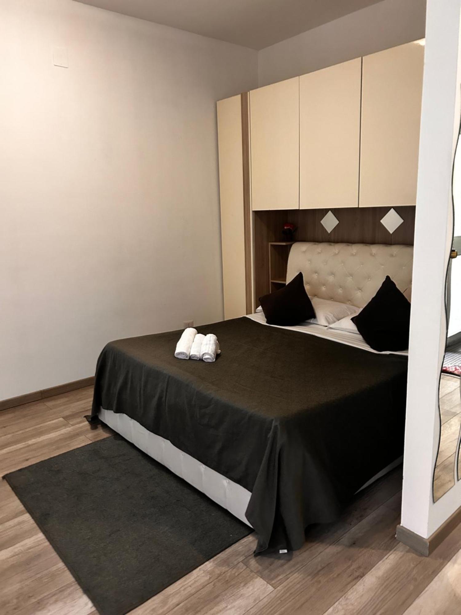 Mirahouse Apartment ลิโด ดิ ออสเตีย ภายนอก รูปภาพ